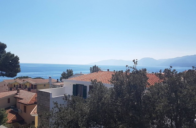 Apartment mit Meerblick und kostenlosem Parkplatz im Innenhof, 30 m vom Meer entfernt