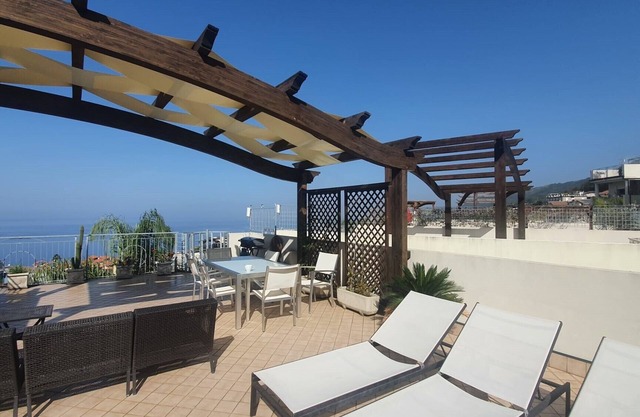 Sea View Apartment - Superbly Located in Pizzo, Calabria