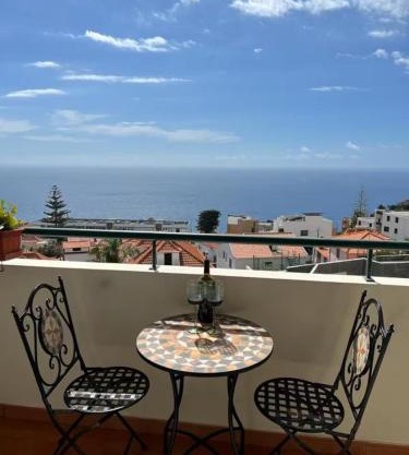Sea view T2 Relax Apartment with parking by MadeiraBest4you