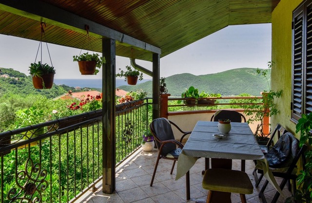 Sea View Villa w Terrace 10 Min to Beach in Budva