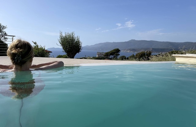 Einfamilienhaus, Infinity-Pool. 7 Personen (+2 weitere Kinder auf Anfrage)