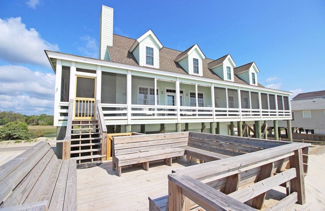 Pawleys Island Oceanfront W / Creek Dock 6BR / 4. 5BAS