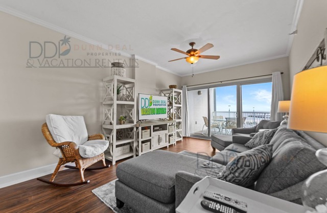 Seabreeze Beautiful 3rd Floor Condo