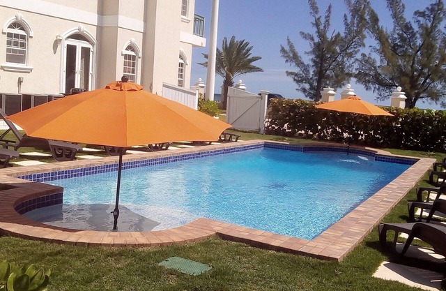 MEERESBRIESE!!! SCHÖNES STRANDHAUS MIT POOL IM HERZEN DER BAHAMAS