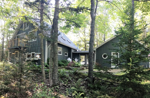 Seabreeze Cottage - Ein Strandresort am Meer.