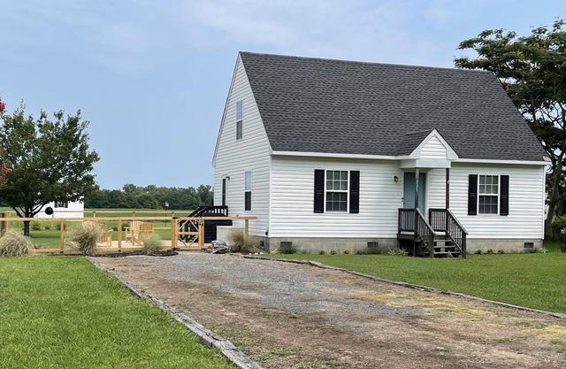 Seabreeze Cottage ... your home base for exploring Virginia's Eastern Shore!