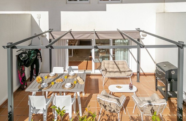 Seabreeze Duplex – Beach & Terrace