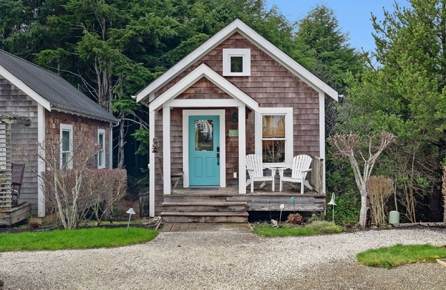 Seabrook's Beachy Keen, a private hot tub