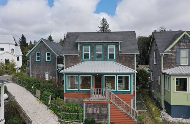 Seabrook's House of WhimSea: Dog Friendly!