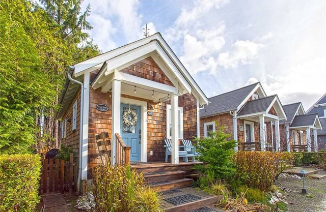 Seabrook's Seastar Gazer: Dog Friendly, Hot Tub