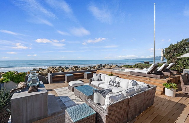 Seacliff Beach Retreat - Amazing Beachfront for Family of 6