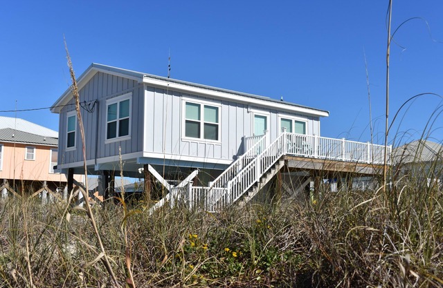Seaclusion Beach View Cottage, Pet Friendly