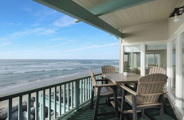Seacoast View, 2BR, Balcony, Beach Access, IB