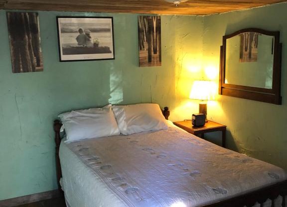 Seafarer Inn and Cottages