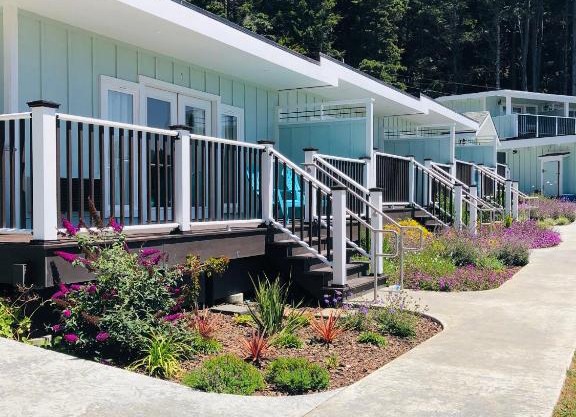 Seafoam Lodge