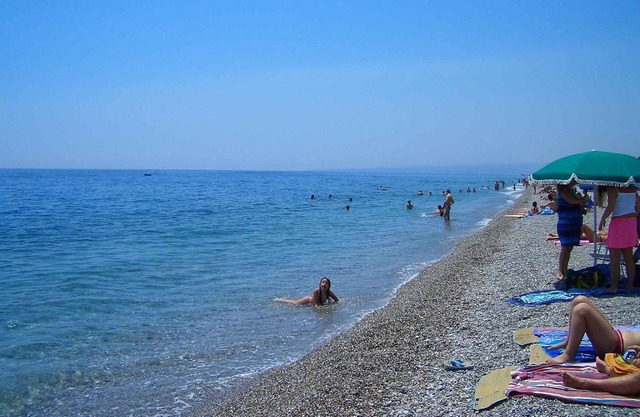 Seafront Etna view between Taormina and Catania 3 minutes walk from the beach