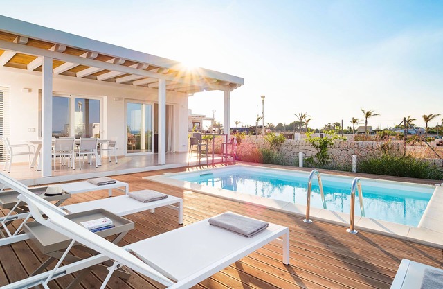Seafront villa with pool near Syracuse, Sicily - Palma - 8 pax