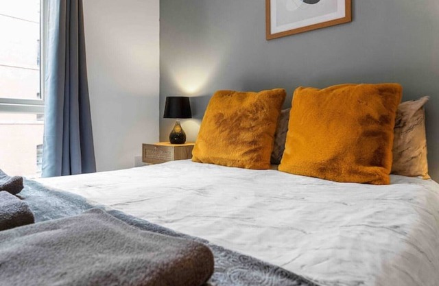 Seagate Heights. Large, stylish, city centre flat.
