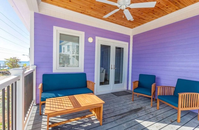 Seahorse Hideaway - Guana Cay, In the Settlement