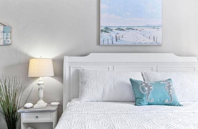 Seahorse Retreat/Cozy & Chic/One Block to Ocean