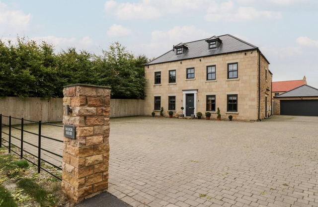 SEAMER MANOR HOUSE, pet friendly in Seamer, North Yorkshire