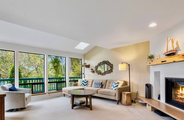 Seaport Vista-Ocean view home