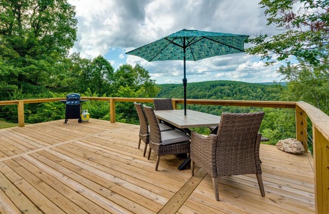 Searcy Vacation Rental with Deck and Water Views!