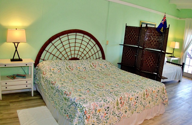 SEARENITY - Cozy, Balcony King room, ocean views - Grand Turk B&B Hotel