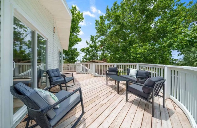 Seas & Greetings! 5BR 4BA House! Elegant Coastal Living Near the Shore