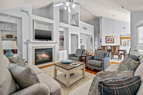 Seas the Day at Bay Creek - Pet Friendly & Linens Included!