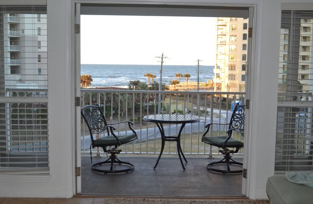 Seas the View Grand Caribbean West, great location