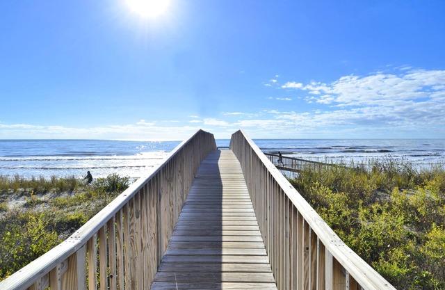 Seascape 2105 1 Bedroom Condo by RedAwning