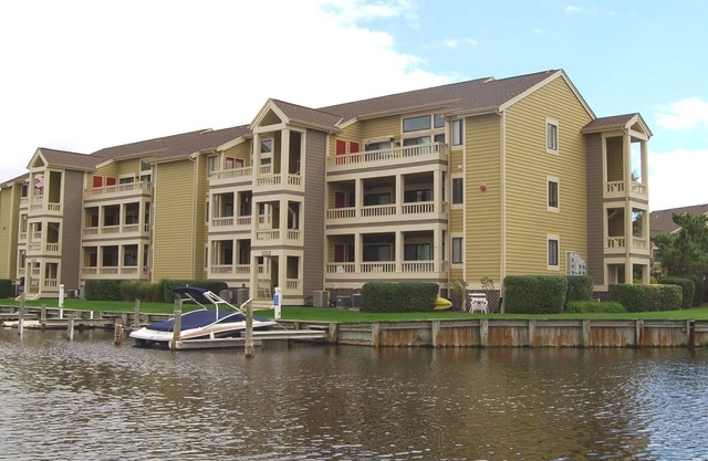 Seascape-Heron Harbour 206-10-Baywater 120th St, Free WiFi, Pool, W / D, AC