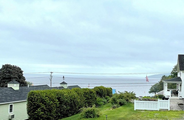 Seascape Motel & Cottages