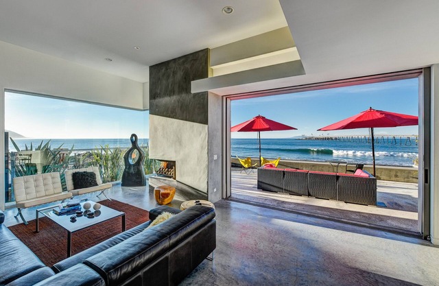Seascape - Oceanfront Splendor in Mussel Shoals