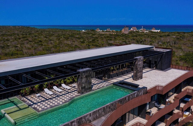 Seascape Tulum Condo, near the beach with a sea-view rooftop and infinity pool