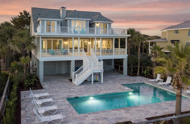 Seascapes~ 714 Ocean Blvd. Charming, Ocean Front, Private Pool