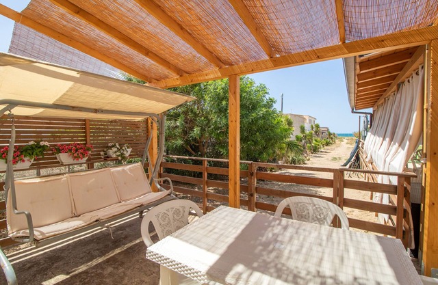 Haustierfreundliche 'Ferienwohnung am Meer' mit Pool und WLAN