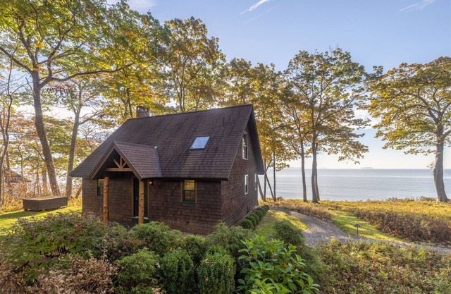 SEASIDE COTTAGE- LOON- Town of Lincolnville