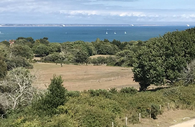 5 Bett, beheizter Pool von Mai bis Mitte Oktober, zu Fuß zum Strand, Meerblick, modernes Einfamilienhaus
