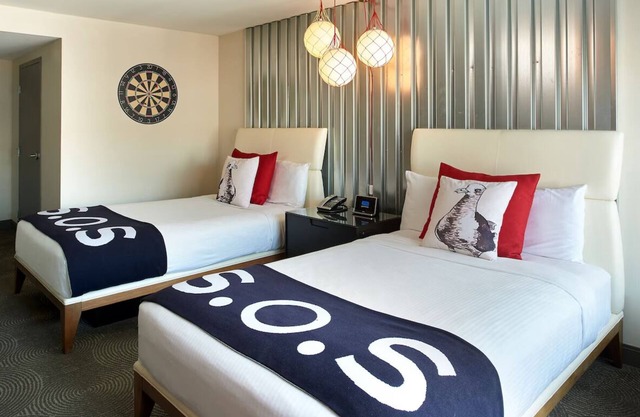 Seaside Haven with Access Panoramic Bay Views | Two Pet-friendly Rooms