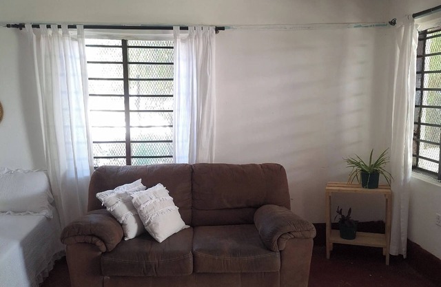 SEASIDE NOOK: Cozy Studio, 5-Min Walk to Bofa Beach & Mazingira Park