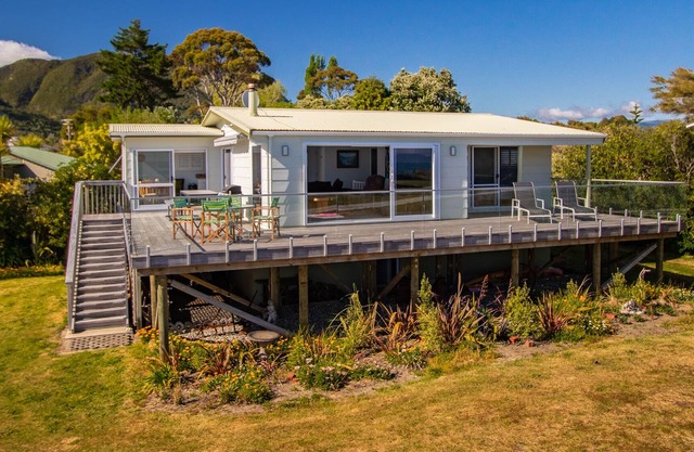 Seaside on Selwyn - Pohara Holiday Home