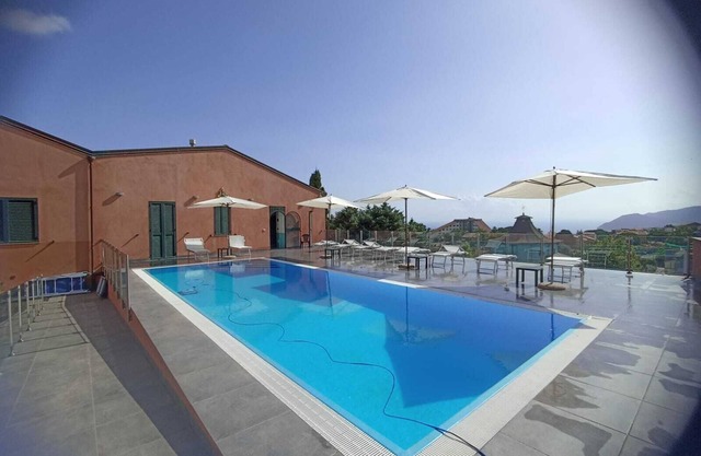Residenz mit Blick auf die Äolischen Inseln, Pool, Fitnessraum & WLAN Apt LIPARI