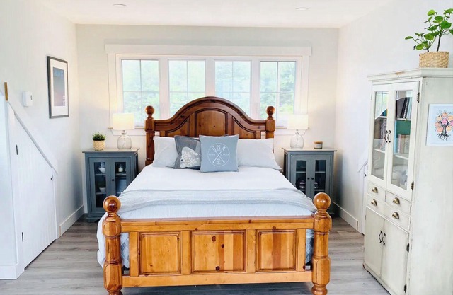 Seaside Splendor: Studio Apartment with Mesmerizing 180° Ocean View
