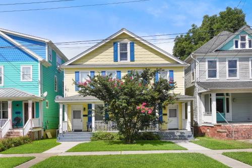 Seaside - Traditional duplex in historic downtown!