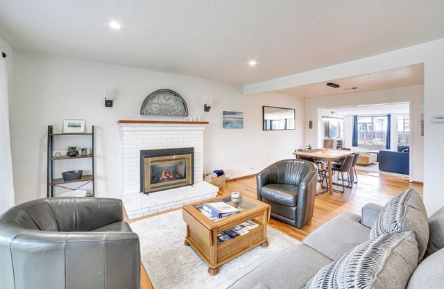 Seaside Vacation Rental w/ Patio Near Monterey Bay
