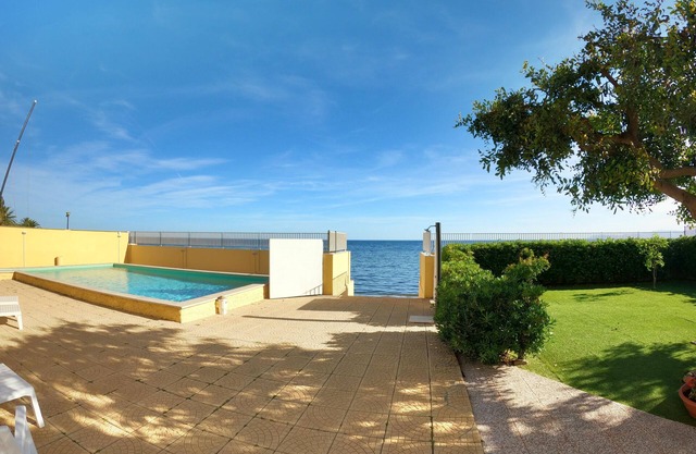 Villa am Meer mit privatem Pool und Wasserrutsche