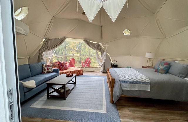 Seasonal, Cozy Geo-Dome with Heat/AC on Private Hiking paradise in Gunks.