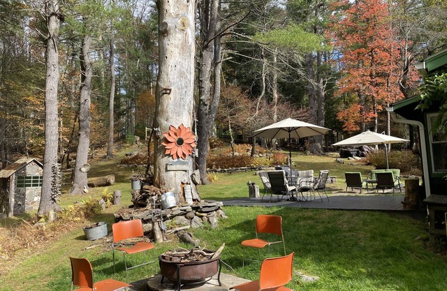 Seasonal Retreat- 60 day minimum-Sticks and Stones "Cottage on the Brook"